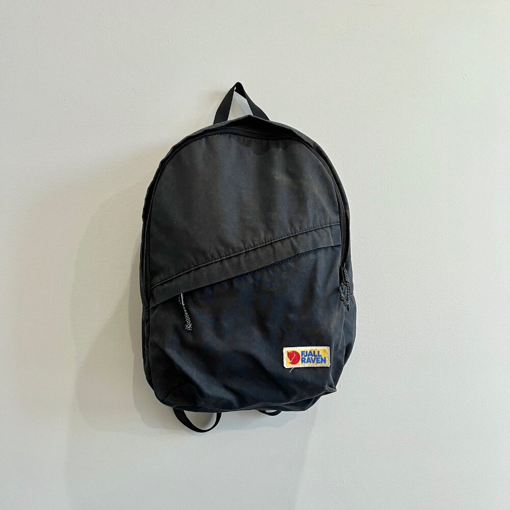 Fjall Raven Vardag Black Backpack - Adult Size 25L